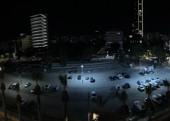 公寓 Centre Sky Views